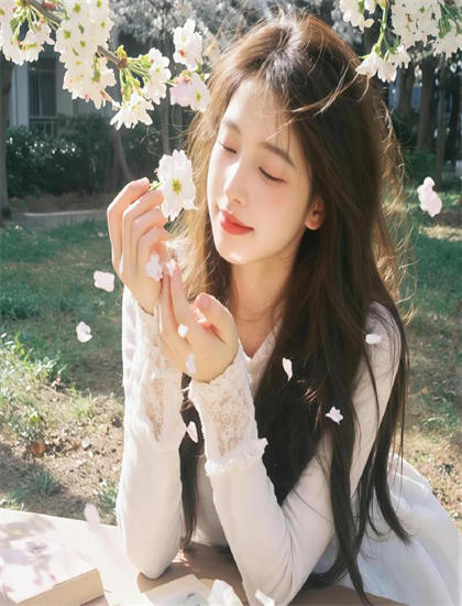 全新视角看《妈妈我是女儿啊迟来的母爱》的哲学思考与人生智慧——东方与西方的碰撞